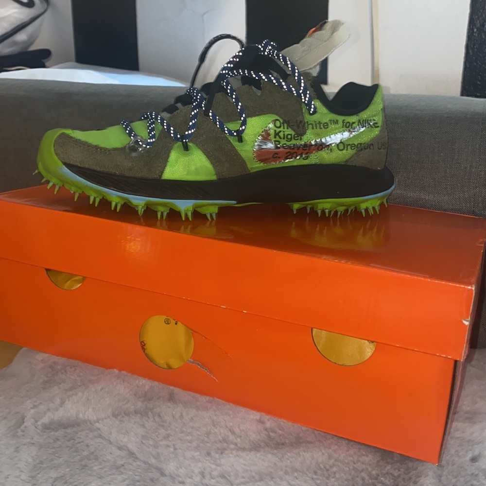 Off white Nikes - Picture 2 of 4
